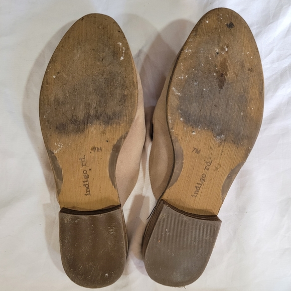 Indigo Rd. Size 7 Tan Slip-On Loafers - Picture 4 of 5